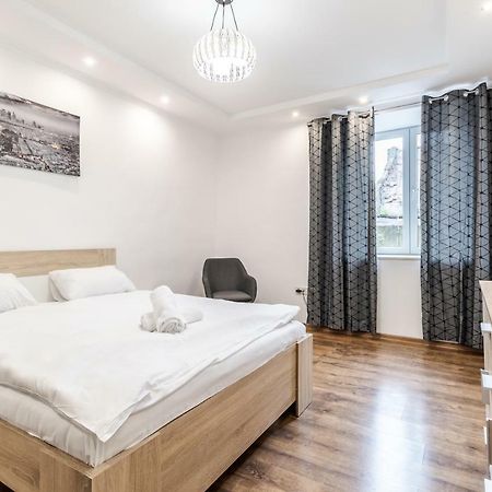 לבוב Homey Apartment מראה חיצוני תמונה