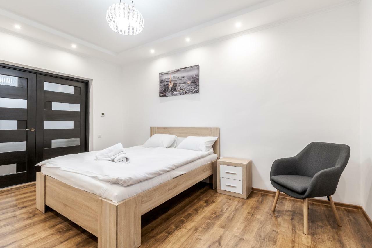 לבוב Homey Apartment מראה חיצוני תמונה